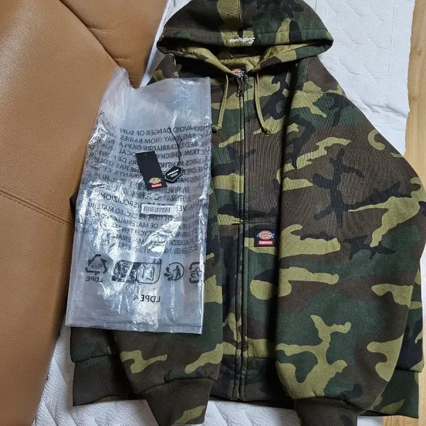 [BUNJANG] Supreme x Dickies Quilted Hooded Zip-Up Woodland Camo 25FW / 슈프림 X 디키즈 퀼티드 후드 집업 우드랜드 카모 25FW