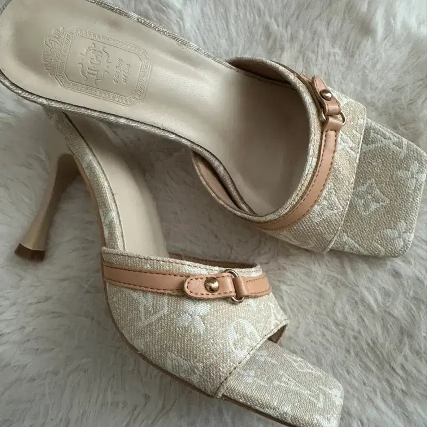 [BUNJANG] Buckle High Heels Beige 235 / 버클 하이힐 베이지 235 (수입의류/수입구두)