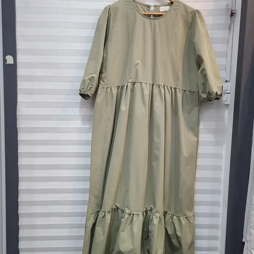 [BUNJANG] EVO Dress - Khaki Beige / evo원피스(프리)