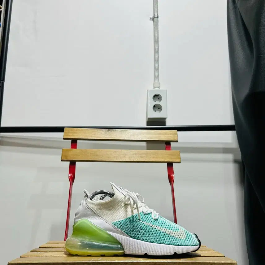 [BUNJANG] Nike Air Max 270 Women's Sneakers - Mint White / 235) 나이키 운동화 여성 여자 신발 에어맥스 270 민트 화이트