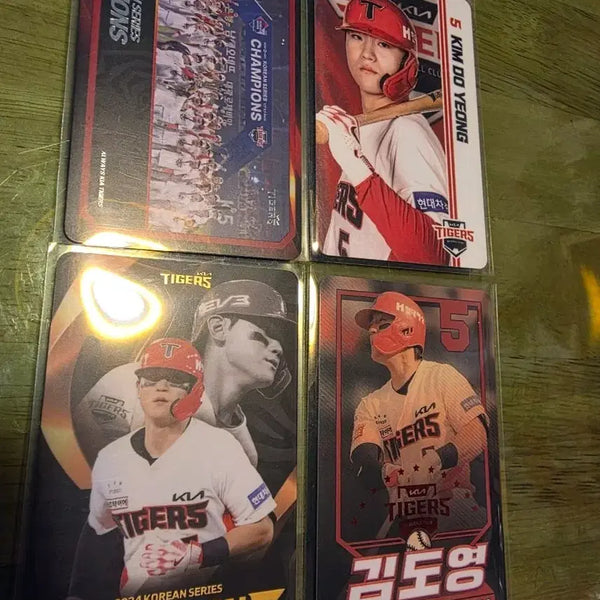 [BUNJANG] Doyoung National Team Dugout 180 Photocard / 국대 김도영 더그아웃180 김도영과 교환 원합니다