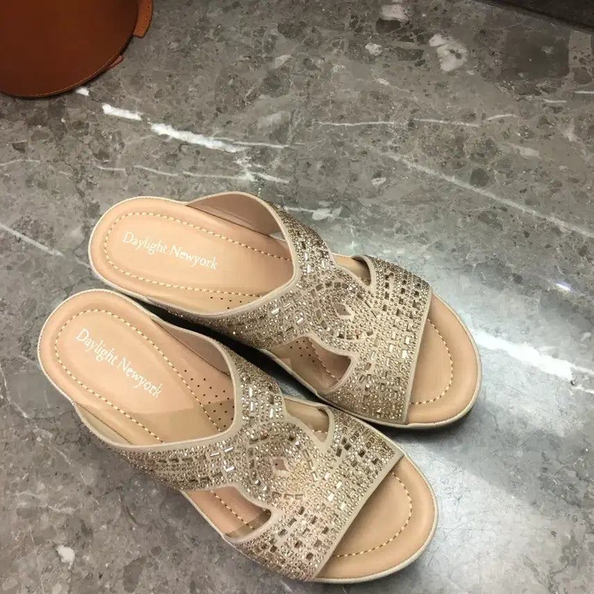 [BUNJANG] Daylight New York Embellished Sandals (US 6.5) / 데일라잇뉴욕230 샌들