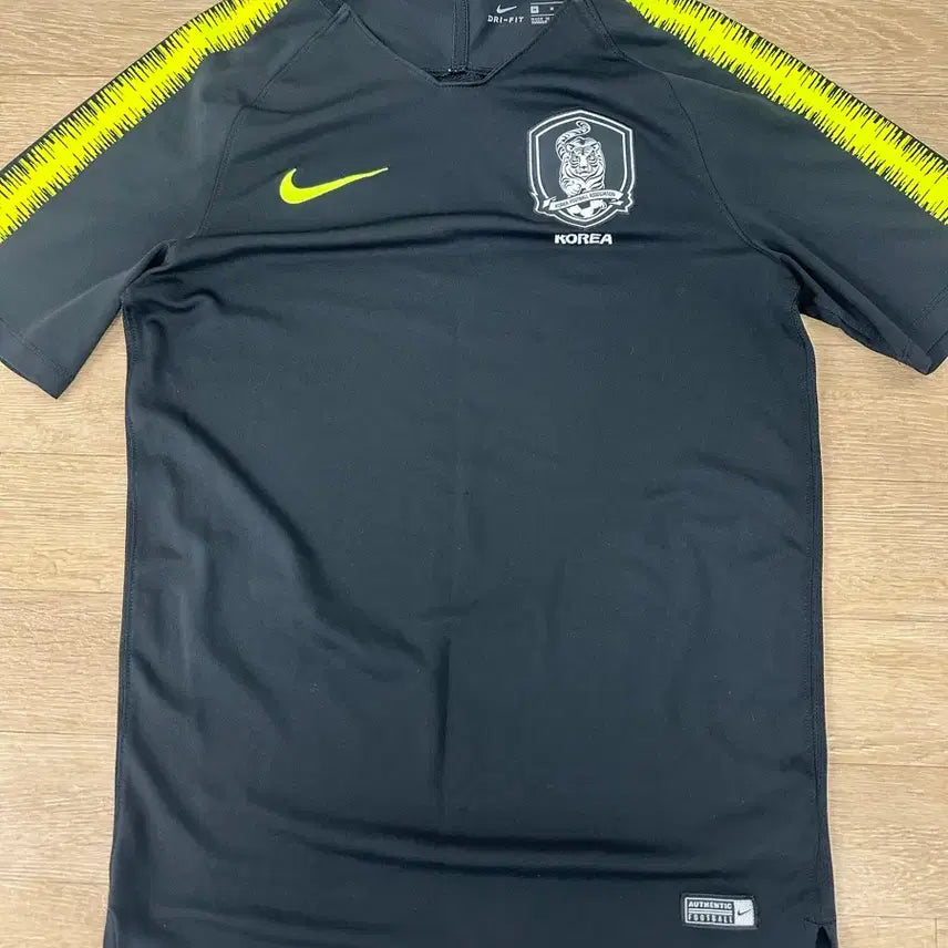 [BUNJANG] South Korea National Team 2018-2020 Training Top (Size M) / 18-20 대한민국 국대 트레이닝탑 M사이즈