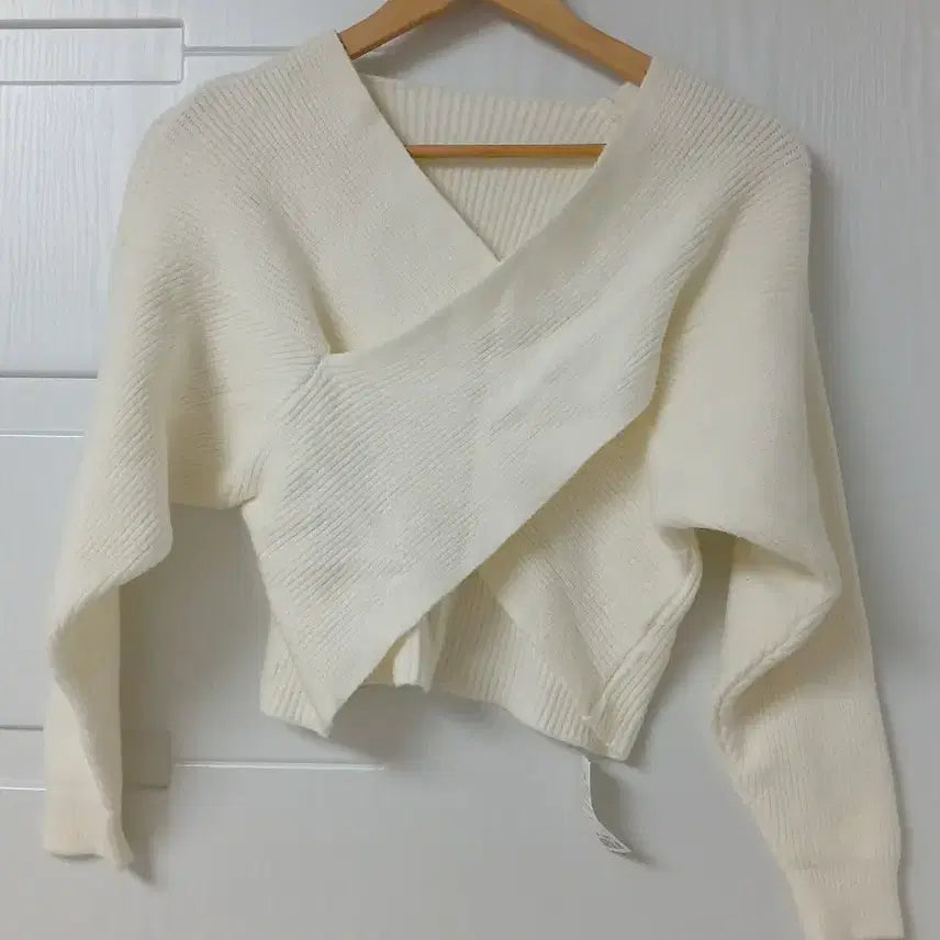 [BUNJANG] Ivory Wrap Knit Sweater / 새상품] 아이보리 랩 니트 스웨터