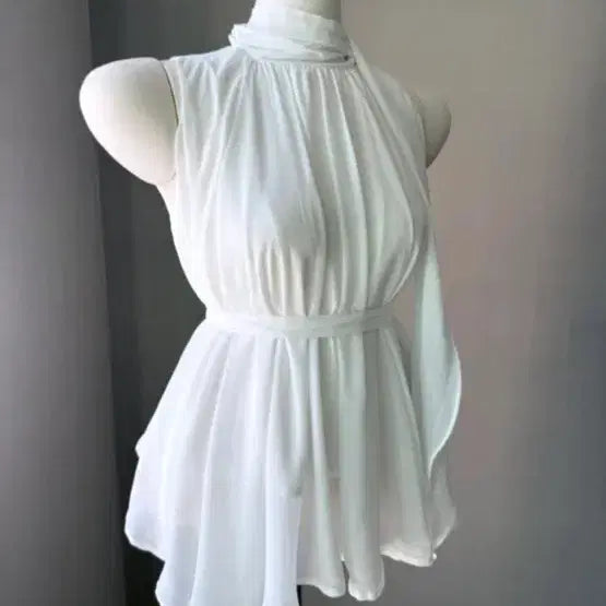 [BUNJANG] Elle Halterneck Chiffon Blouse - White / [환승연애 현지] 엘르 홀터넥 쉬폰 블라우스 새제품