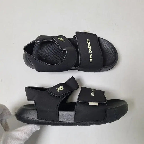 [BUNJANG] New Balance 220mm Sandals / 220mm 뉴발란스 샌들