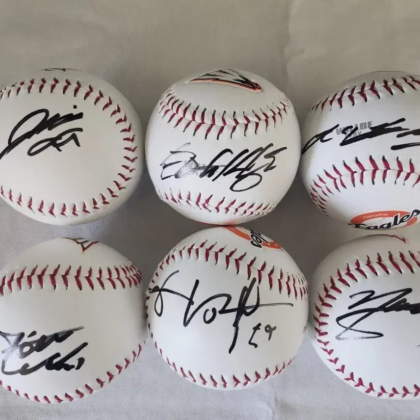 [BUNJANG] Hanwha Eagles Signed Logo Baseball Bundle Set / 한화이글스 친필싸인 로고볼 일괄 판매