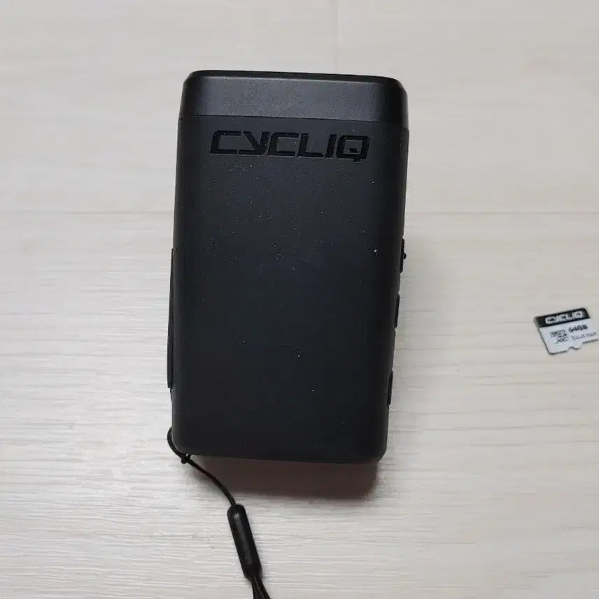 [BUNJANG] Cycliq Fly12 CE Bike Camera & Light with 64GB Memory / 상태A급 사이클릭(CYCLIQ) 플라이 FLY 12 싸이클릭 자전거 블랙박스 라이트 64G 메모리 포함 팝니다.(택포19만)
