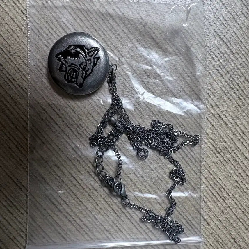 [BUNJANG] EXO "Wolf" Pendant (Sehun) / 엑소 늑대와미녀 펜던트 목걸이 굿즈