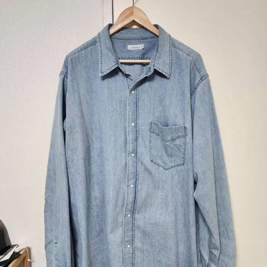[BUNJANG] nanamica Regular Collar Light Denim Shirt Indigo Bleach XL / 나나미카 레귤러 칼라 라이트 데님 셔츠 indigo bleach XL