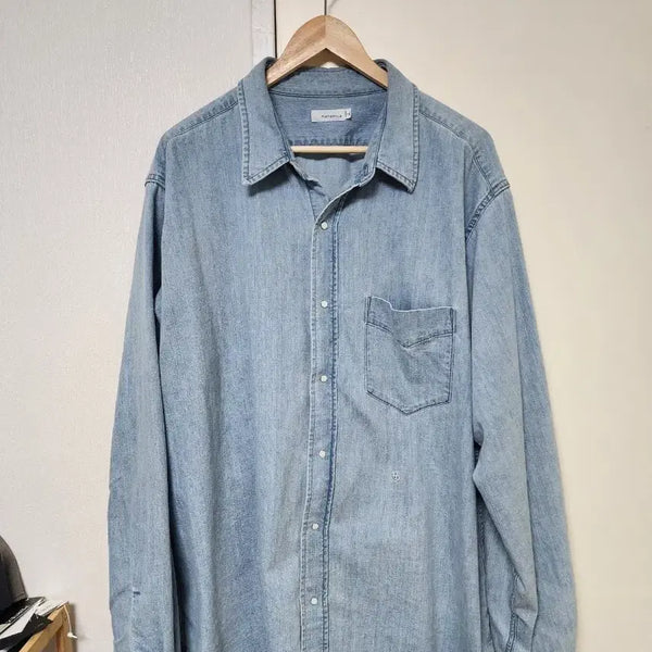 [BUNJANG] nanamica Regular Collar Light Denim Shirt Indigo Bleach XL / 나나미카 레귤러 칼라 라이트 데님 셔츠 indigo bleach XL