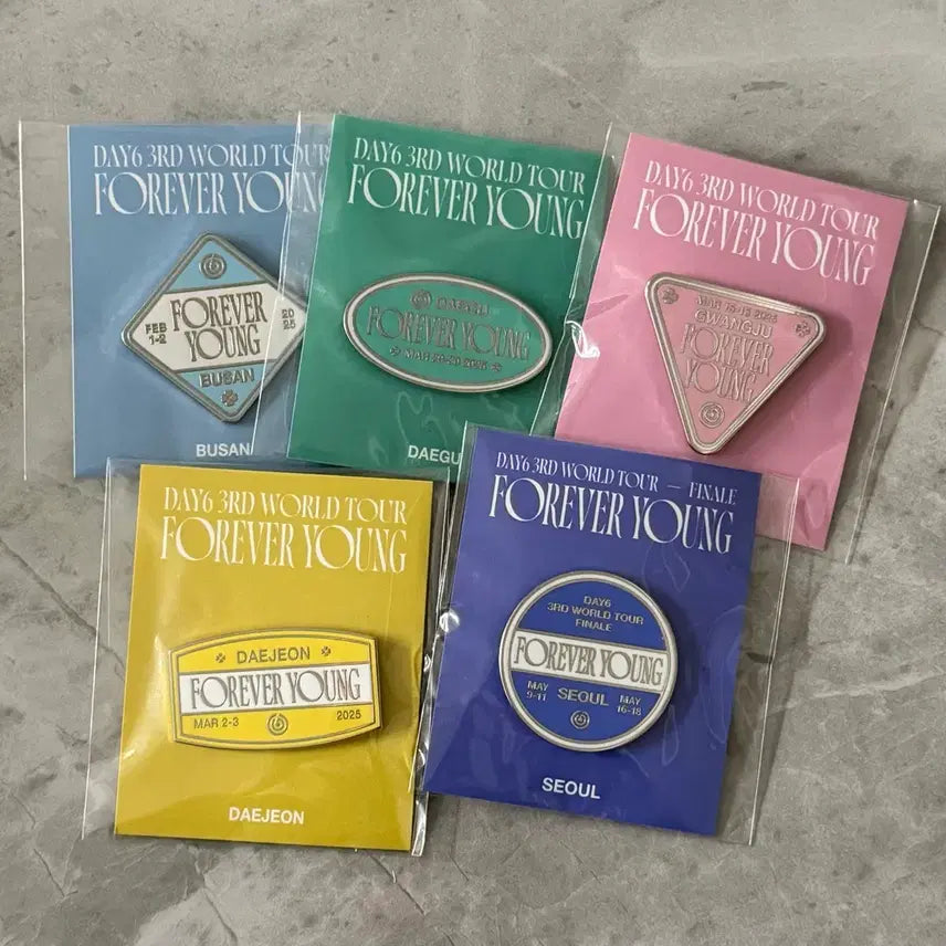 [BUNJANG] Day6 Forever Young National Tour Badge / [미개봉] 급처 데이식스 포에버영 전국투어 뱃지