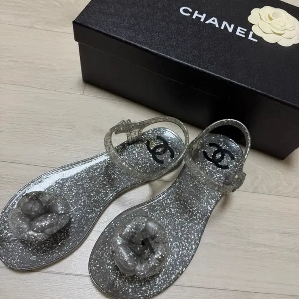 [BUNJANG] Chanel Camellia Jelly Sandals Silver Size 36 / (정품) 샤넬 샌들 슬리퍼 (36)