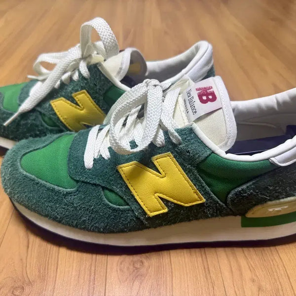 [BUNJANG] New Balance 990 V1 USA Gold Green Sneakers / 뉴발란스 990 V1 USA 골드 그린