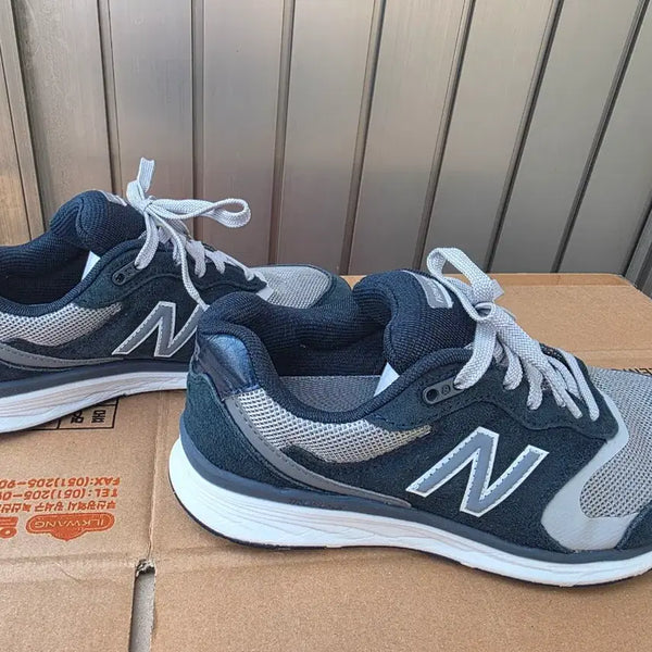 [BUNJANG] New Balance WW880PC4 Navy/Grey Running Shoes 240mm / 뉴발란스 WW880PC4 네이비/그레이 240mm