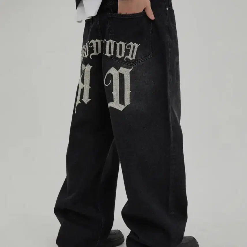 [BUNJANG] Hoodood HD Chain Embroidered Denim Pants Black / 후드후드 HD 체인 자수 데님 팬츠 블랙