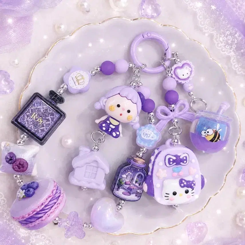 [BUNJANG] Handmade Purple Character Figure & Hello Kitty Beaded Keychain / 퍼플 캐릭 피규어와 키티 수제가방 비즈 키링(핸드메이드)