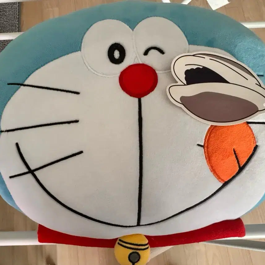 [BUNJANG] Dunkin' x Doraemon Collaboration Face Cushion / 던킨 도라에몽 콜라보 얼굴 쿠션