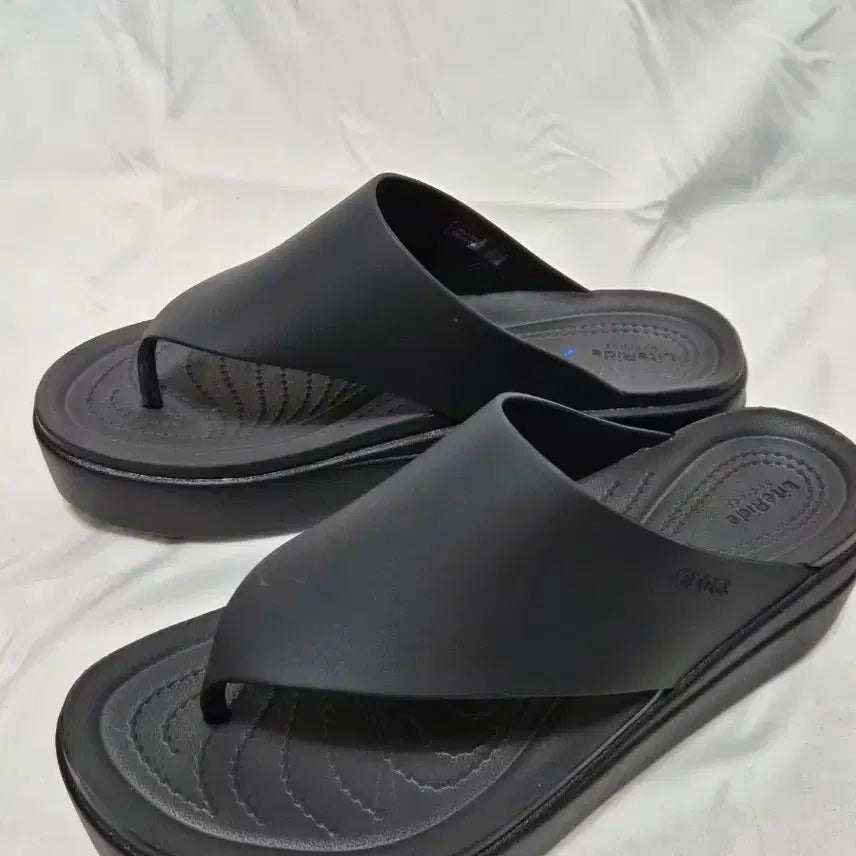 [BUNJANG] Crocs LiteRide Flip Black 250 / 250 크록스 라이트라이드 플립 검정