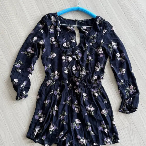 [BUNJANG] American Eagle Outfitters Flower Long Sleeve Jumpsuit / 아메리칸 이글 아웃피터스 플라워 긴팔 점프슈트