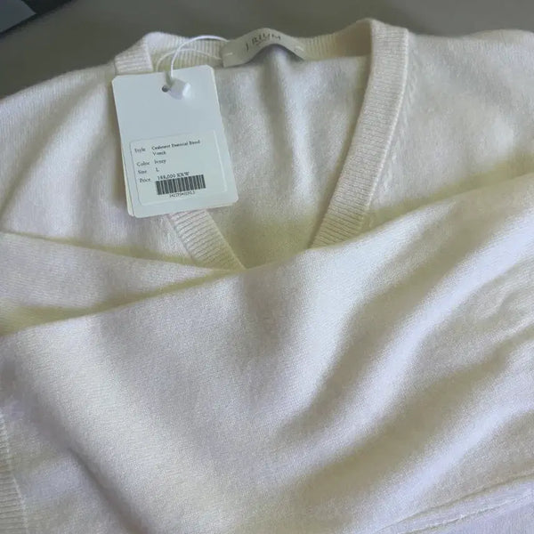 [BUNJANG] J.rium Essential Cashmere Blend V-Neck Sweater - Ivory / 제이리움 에센셜 캐시미어 브이넥 블렌드 아이보리