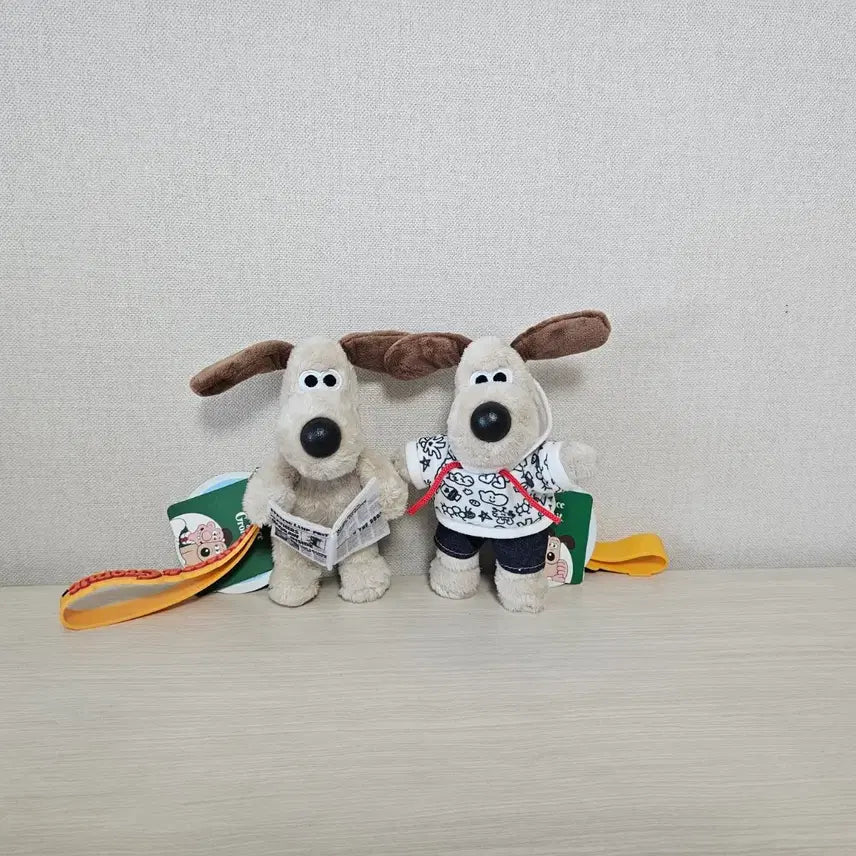 [BUNJANG] Gromit Character Keychain Set (Newspaper, Hoodie) / 그로밋 인형 가방고리 키링 (신문, 후드티)