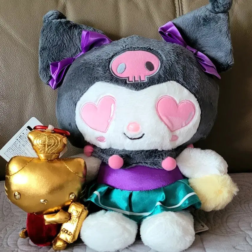 [BUNJANG] Sanrio Kuromi & Hello Kitty 20th Anniversary Plush Set / 산리오 정품 20주년기념 쿠로미+황금골드바 키티인형(새상품)