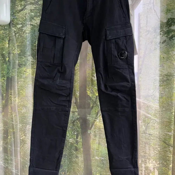[BUNJANG] CP Company 22FW Lens Badge Cargo Pants Black / CP컴퍼니 22FW 렌즈 와펜 블랙 카고 팬츠