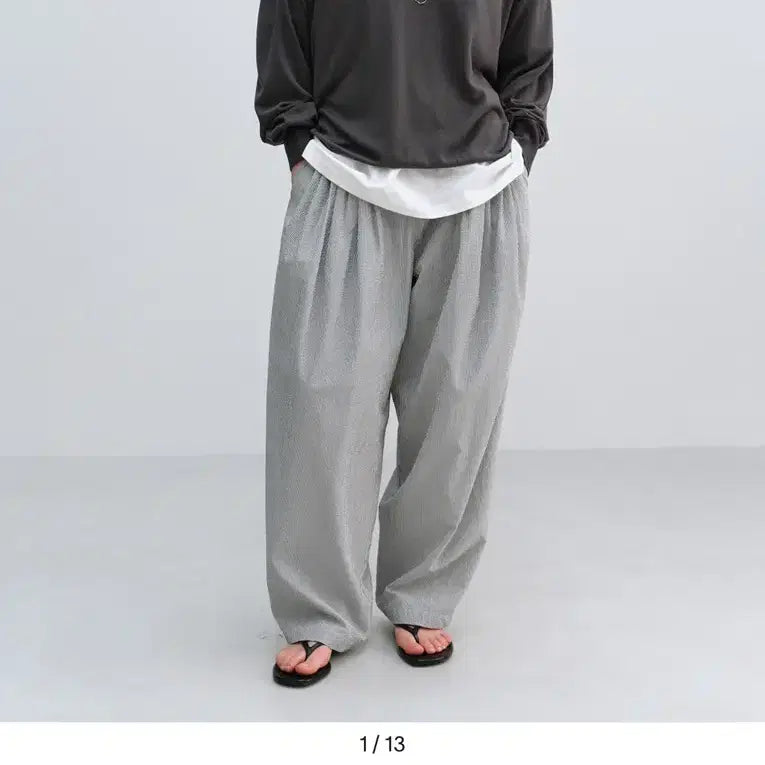 [BUNJANG] Mundal Light V-Neck Knit Charcoal / 문달 라이트 브이넥 니트 차콜