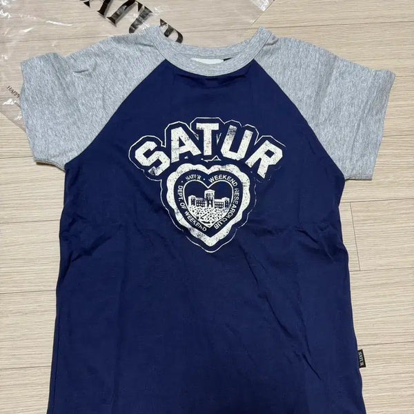 [BUNJANG] Setter Heart Graphic Raglan Short Sleeve T-Shirt Navy XS / (실사0) 세터 하트 그래픽 레글런 반팔 티셔츠 /네이비/xs