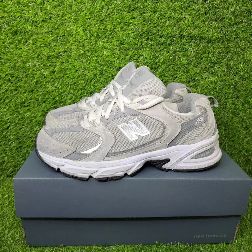 [BUNJANG] New Balance 530 Sneakers (US 6) / 뉴발란스 530 운동화 (230)