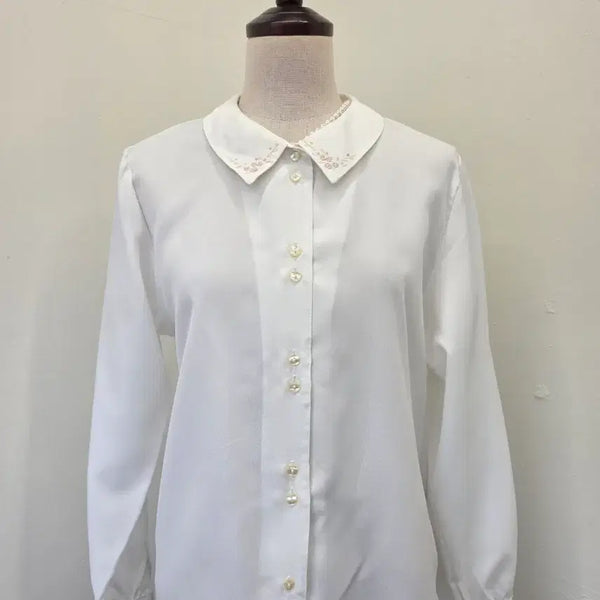 [BUNJANG] White Embroidery Collar Blouse / 화이트 자수 카라 블라우스