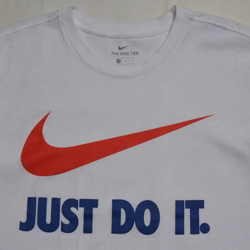 [BUNJANG] Nike Sportswear Just Do It Swoosh T-Shirt White / 나이키 스포츠웨어 Just Do It 스우시 반팔 티셔 츠 화이트 95
