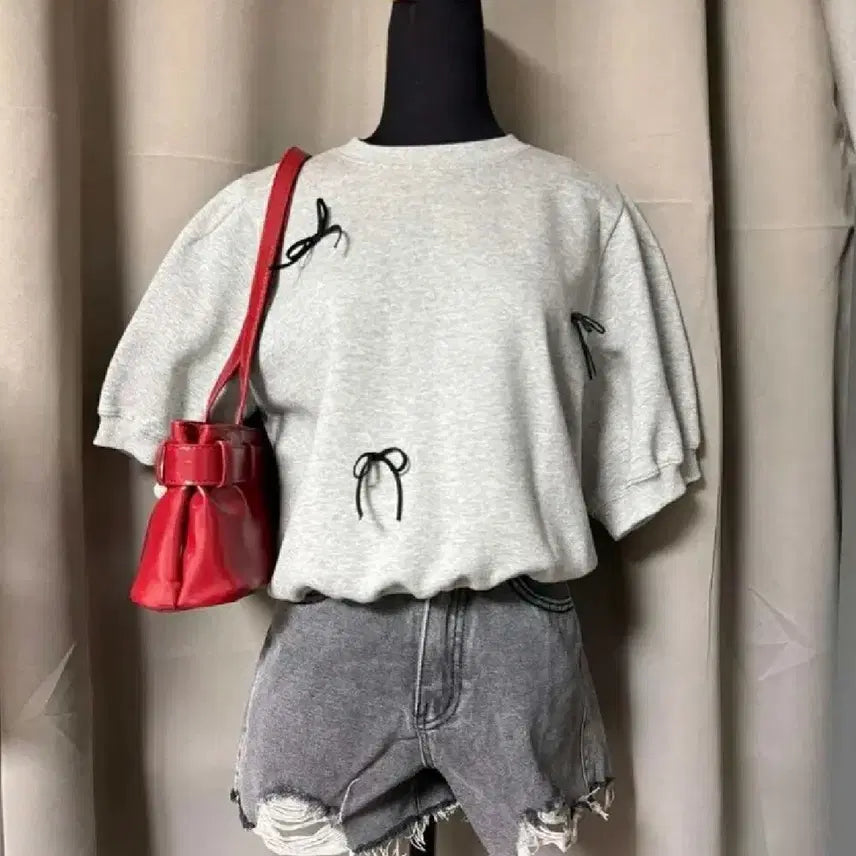 [BUNJANG] Ribbon Short Sleeve Sweatshirt + Ripped Denim Shorts Set / [ 새상품 ] 리본 반팔 맨투맨 + 찢청반바지 SET