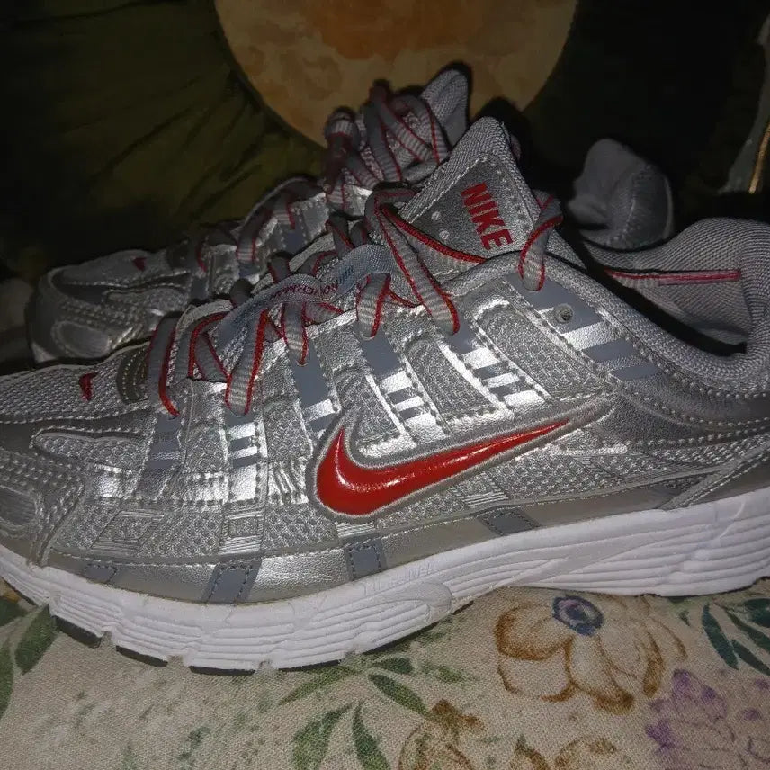 [BUNJANG] Nike P-6000 Sneakers Silver/Red / 나이키 운동화 실버 /레드 P _6000