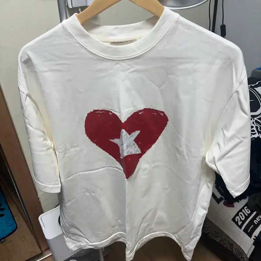 [BUNJANG] NOUN Short Sleeve T-Shirt White Heart / 노운 반팔티