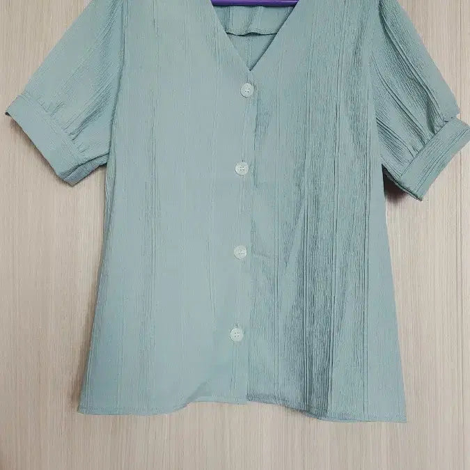 [BUNJANG] Oliver Closet Mint V-Neck Short Sleeve Blouse / 올리버스클로젯 민트 브이넥 반팔블라우스