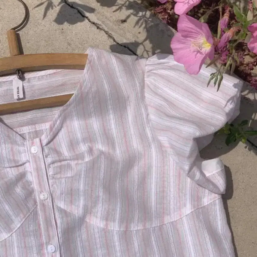 [BUNJANG] Peter and Wendy Meringue Shirring Blouse / 피터앤웬디 머랭셔링블라우스