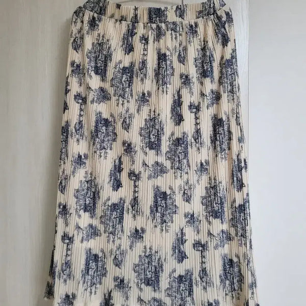[BUNJANG] Olivia Hassler Pleated Long Skirt Ivory/Navy / 올리비아 하슬러 플리츠 롱 스커트 아이보리/네이비