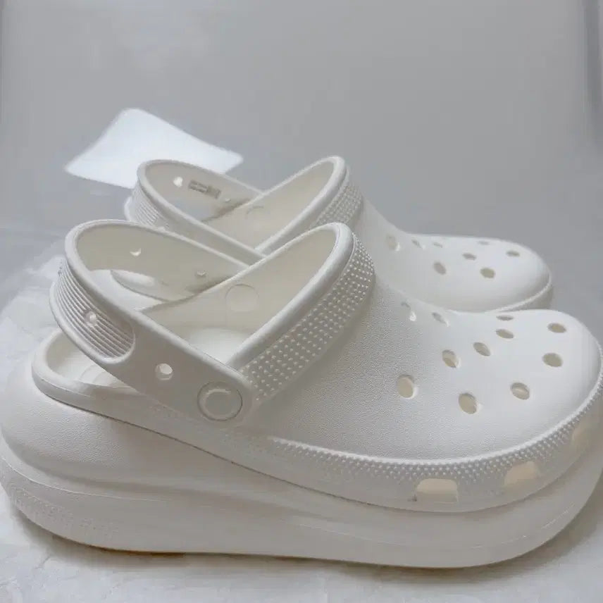 [BUNJANG] Crocs White Shoes / 크록스 화이트 240