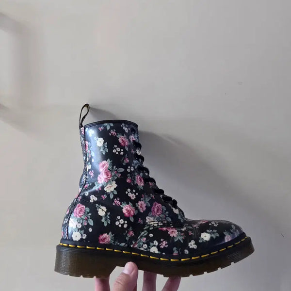 [BUNJANG] Dr. Martens 1460W 8-Eye Vintage Floral Rose Boots Black / [230] 닥터마틴 1460W 8홀 빈티지부츠 블랙 플로랄로즈ㅡ최저가