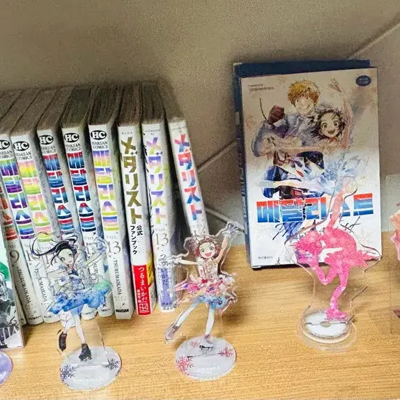 [BUNJANG] Medalist Complete Set (Vol. 1-14) + Exhibition Acrylic + Standard Acrylic + Character Book / 마지막가격내림)메달리스트 전권+전시회 아크릴+일반 아크릴+캐릭터북 세트