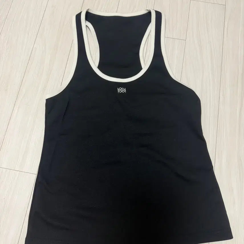 [BUNJANG] Kijun Sleeveless Top / kijun 기준 슬리브리스