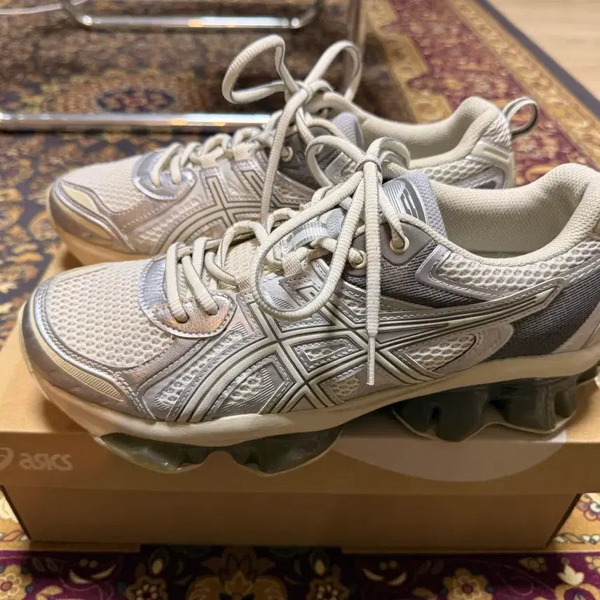 [BUNJANG] ASICS GEL-Quantum Kinetic White Light Dust 270 / 아식스 젤 퀀텀 키네틱 화이트 라이트 더스트 270