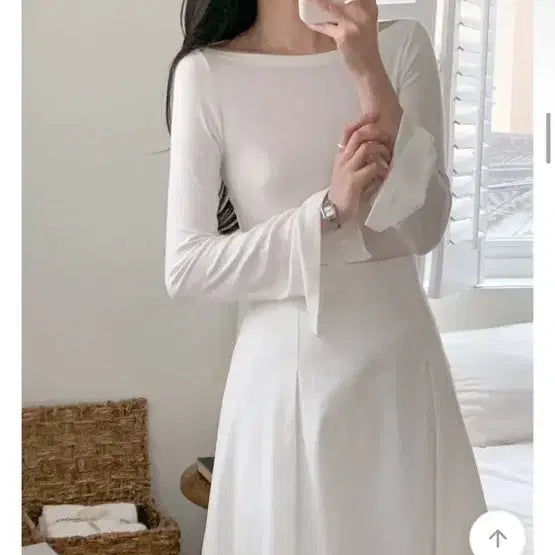 [BUNJANG] Off-the-Shoulder Lip Neck Slit Long Sleeve T-Shirt / 새상품 포장그대로 오프숄더 입술넥 트임 긴팔 티셔츠