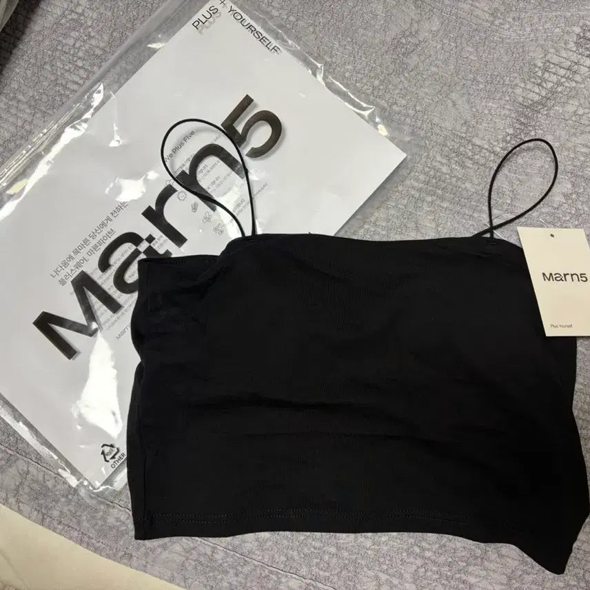[BUNJANG] Maru Five Modal Cotton Cropped Camisole Black (F/L) / 마른파이브 모달 코튼 캡내장 크롭 얇은 끈 나시 블랙 F/L 새상품