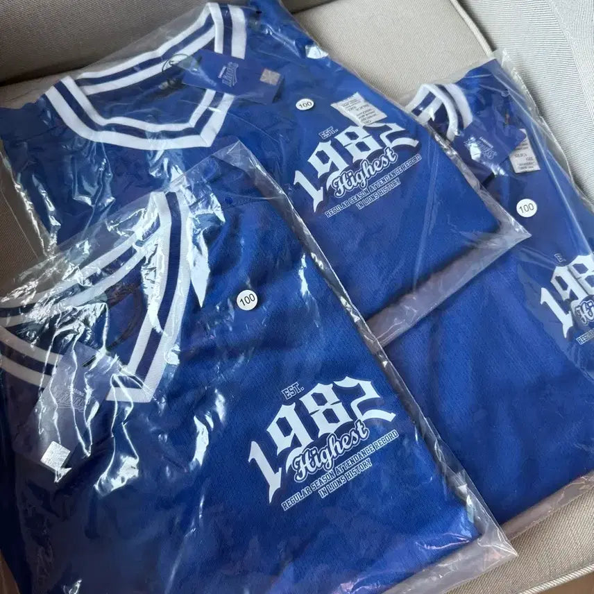 [BUNJANG] Samsung Lions 1982 Maximum Attendance T-Shirt / [100, 새상품] 삼성 라이온즈 1982 최다관중 티셔츠