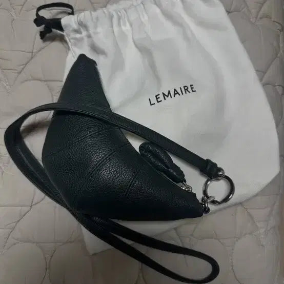 [BUNJANG] Lemaire Croissant Coin Purse Necklace Midnight Green / 르메르 크루아상 코인펄스 코인퍼스 목걸이형 미드나잇그린