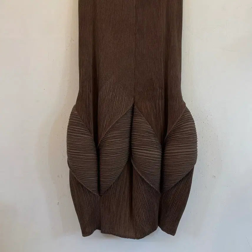 [BUNJANG] Pleated Balloon Long Skirt - Brown / 플리츠 입체 벌룬 항아리 롱스커트 브라운:)