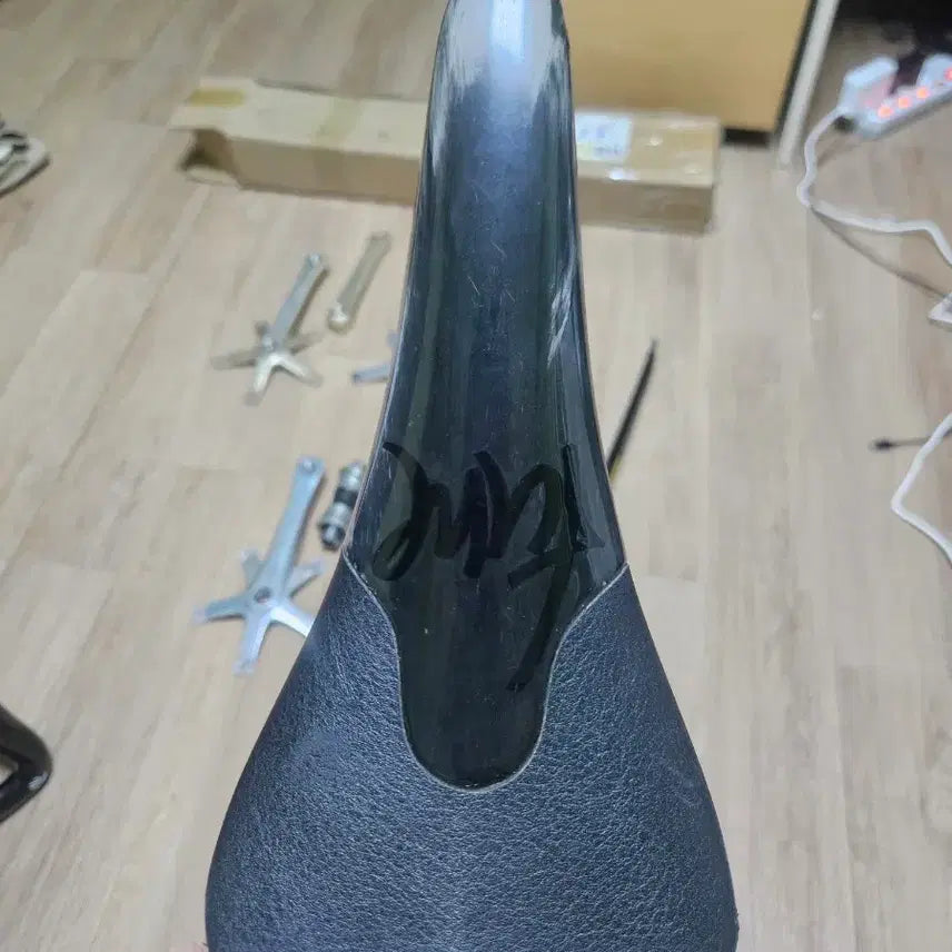 [BUNJANG] Tune Full Carbon Saddle / 튠 풀카본 안장